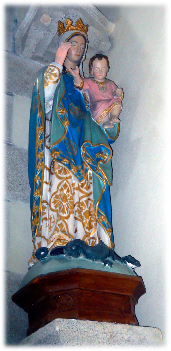 03-Statue_de_la_Vierge_a_lenfant