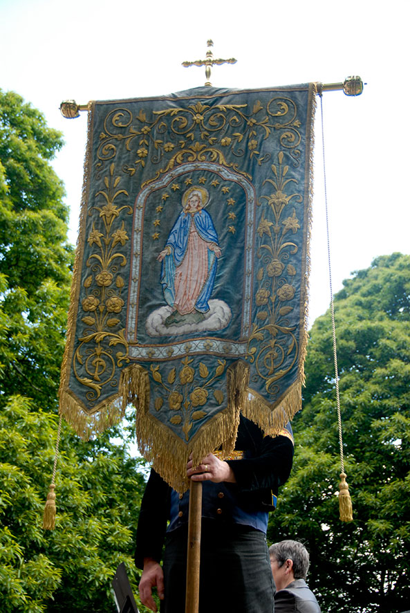 05-Procession2